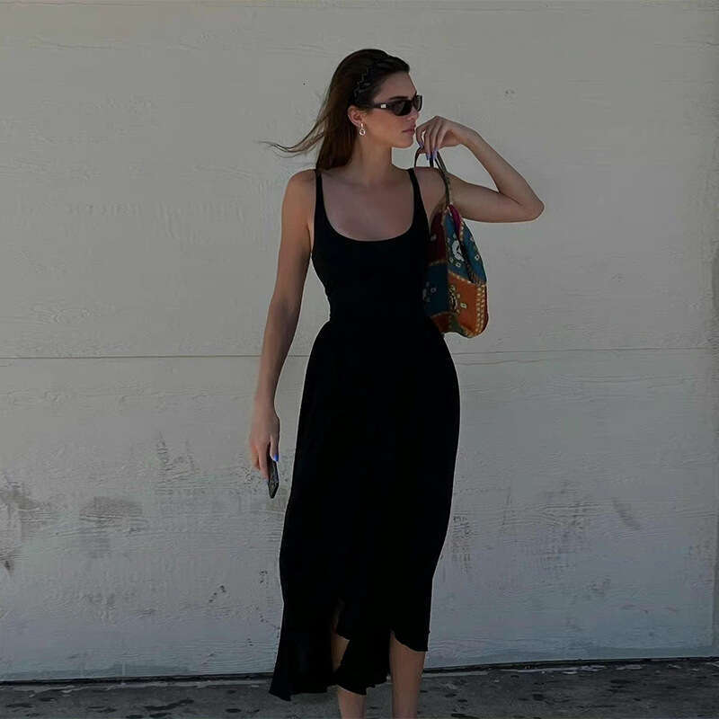 Women Designer Clothing Skirt Designer Dresses Buttock 746 New 2025 Summer Kenllda High Waist Little Black Square Neck Knitted Vest Slim Fit Dress