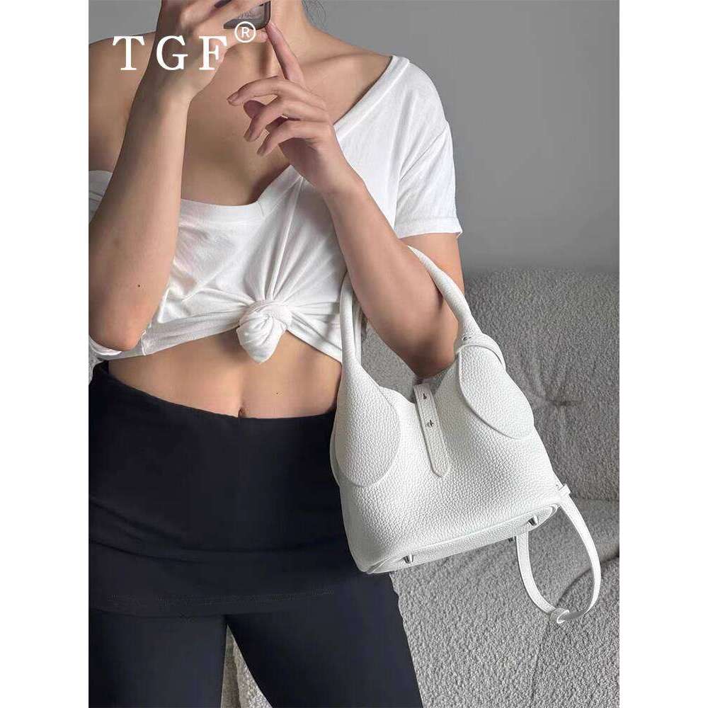 Handheld Bucket Bag for Women New This Year Light Luxury Niche Exquisite Commuter Crossbody Tote Basket Trend