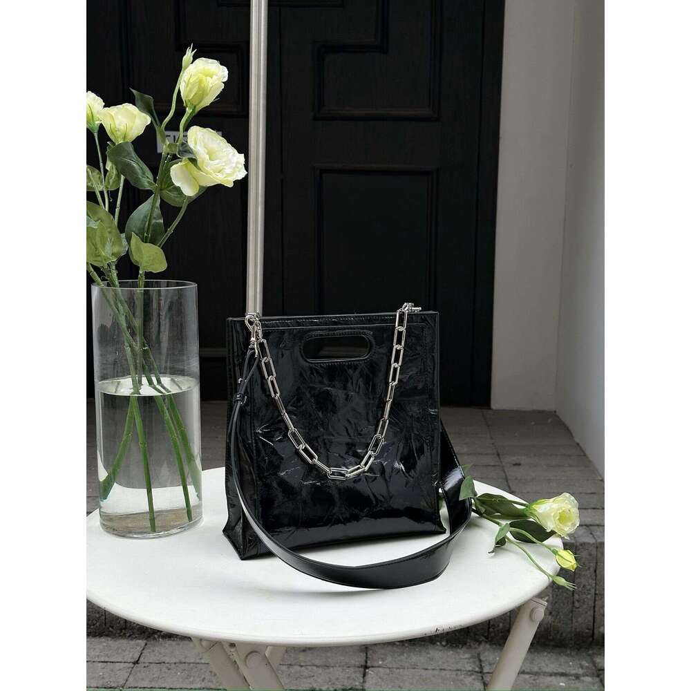Women's Shoulder Bag Crossbody bag Design Top Layer Flower Pattern Lacquered Cowhide High-End New Fashion Single Versatile