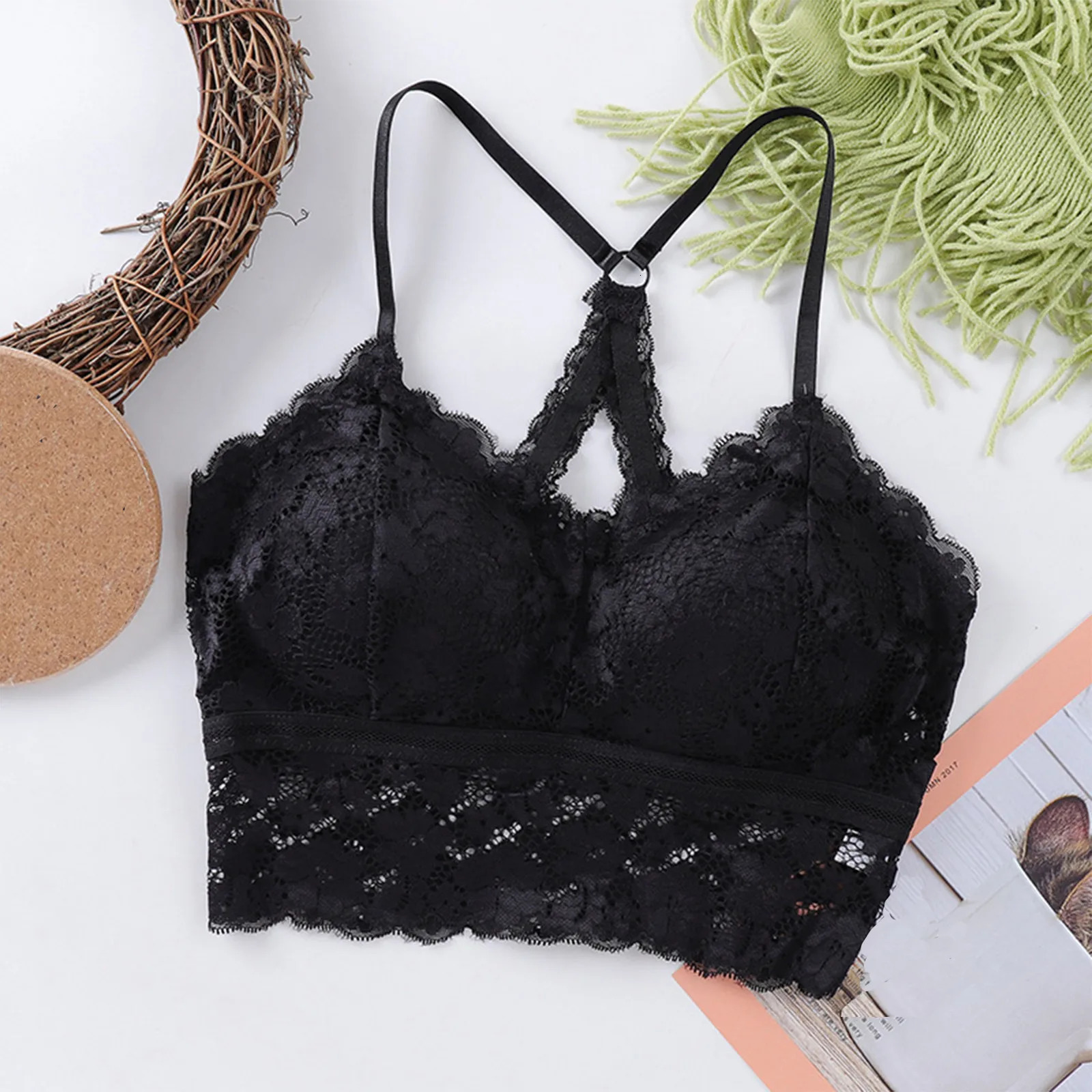 Elegant and Sexy Lace Strapless Bra with Chest Cushion for Women Hollowed Out Wrapped n Plus Size Lingerie 250617