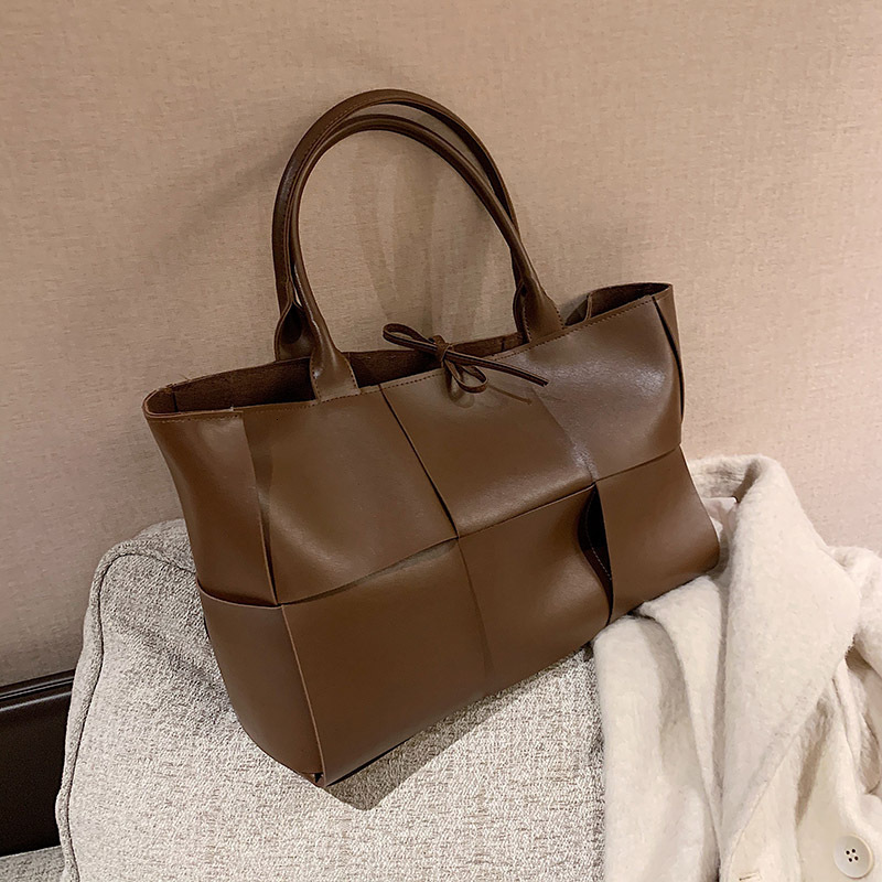 Top Brand High New 2025 New Trendy Fashion Single Shoulder Bag Handheld Woven Tote Bag Celebrity Niche Designer Large Capacity Bag New Free Delivery D