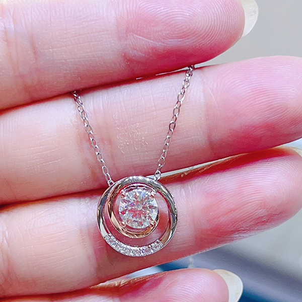Customized designer brand 0.5 Cara Mozambique Diamond Pendant 925 silver chain Outer layer plated with 18K platinum Can be detected through diamond je