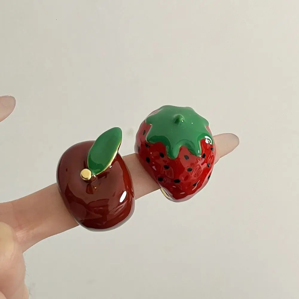 Personality Strawberry Drip Oil Ring Geometric Dripping Oil Painting Ring Alloy Korean Style Fruit Enamel Ring Gift 250616
