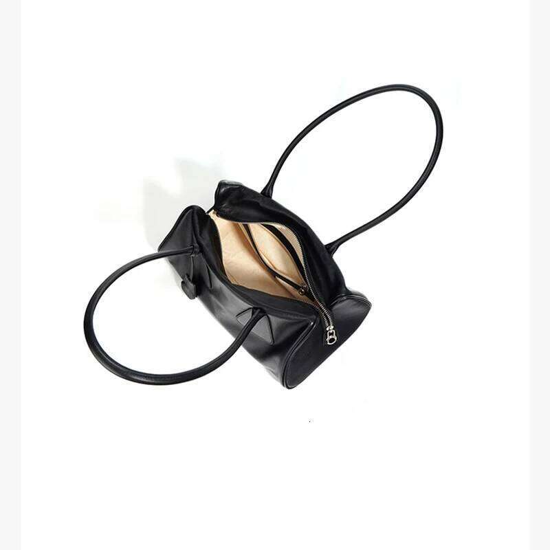 women's handbag New Soft Genuine Leather shoulder designer bags for Women handbags Ladies' Law Stick Bag baguette