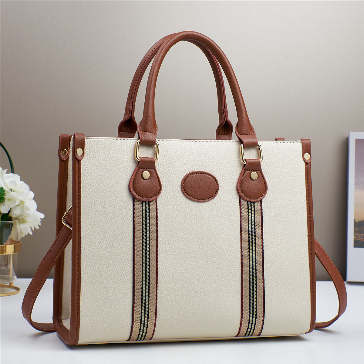 Designer Handheld Tote Bag 2025 Summer New Fashion Women's Bag Middle-aged Ladies Bag Crossbody Bag Elegant Middle-aged Mom Bag Luxury Bag Free S
