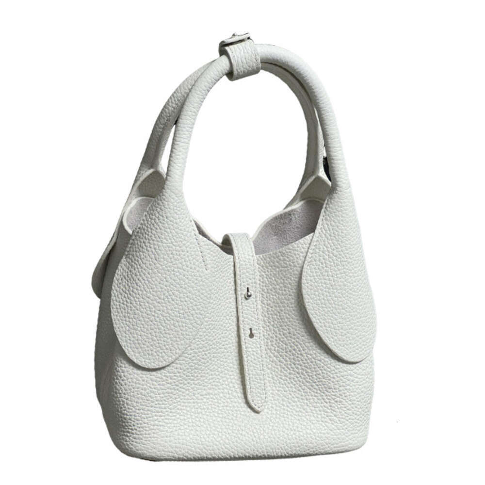 Handheld Bucket Bag for Women New This Year Light Luxury Niche Exquisite Commuter Crossbody Tote Basket Trend