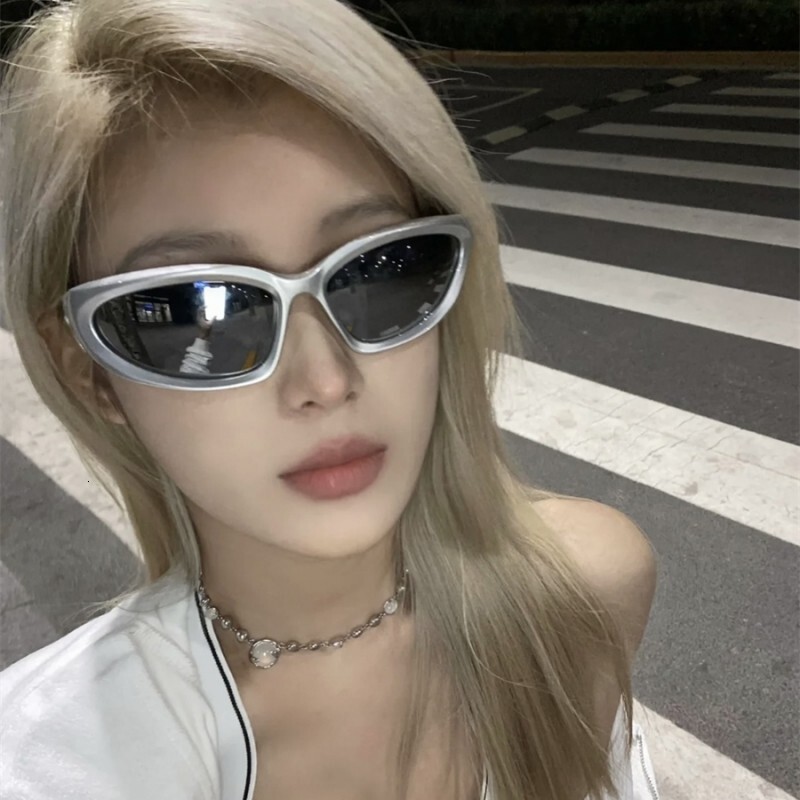 New Fashion Futuristic Cool for Men Cycling Sports GlassesMillennial Trendy Sunglasses