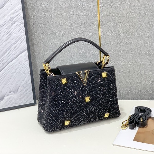 Free Shipping Designer's Shiny Diamond Handbag New European And American Women's Rivet Hot Diamond Chain Bag Single Shoulder Crossbody Bag V