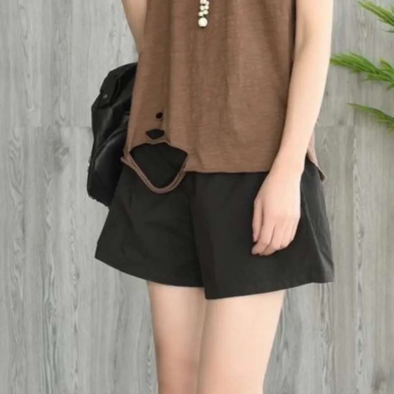 Casual Female Short Pants Korean Style Womens Shorts Aesthetic Luxury Low Price Trend 2025 Harajuku Fashion To Wear Classic Hot
