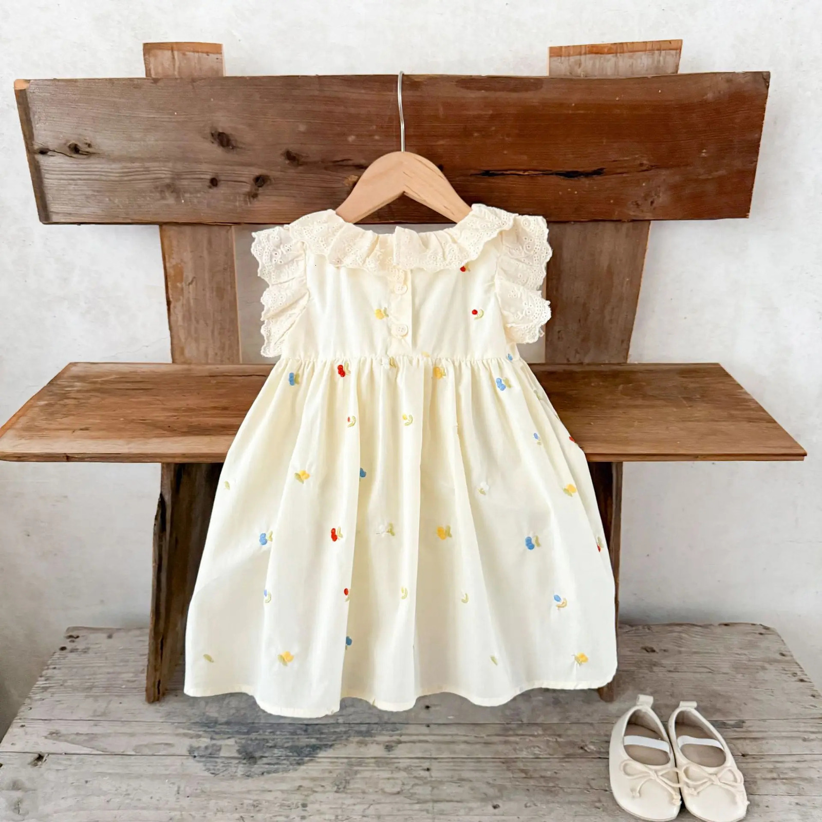 Ins Summer Kids Baby Girls Dress Cotton Lace Fly Sleeve Infant Girl Dress Strawberry Print Cotton Sleeveless Dress For 1-5T Girl 250617