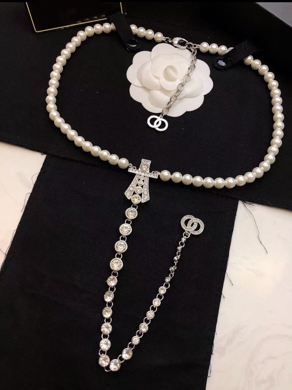 Long Crystal Pendant Classical Jewerly Women Necklace Choker Rhinestone Pearl Round Geometry Necklaces Sweater Chain Accessories Party Love Gifts