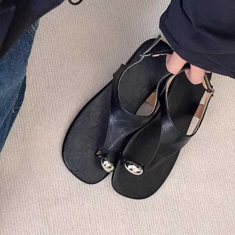2025Concise Clip Toe Strap Sandals Woman Summer Elegant Pu Leather Flat Gladiator Shoes Casual Design Flip Flops Z250617