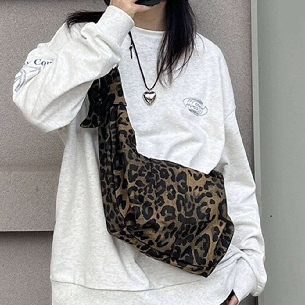 Fashion Leopard Hobos Tote Bags for Women Large Capacity Shoulder Half Moon Cloud Dumpling Bag New Designer Handbags bag