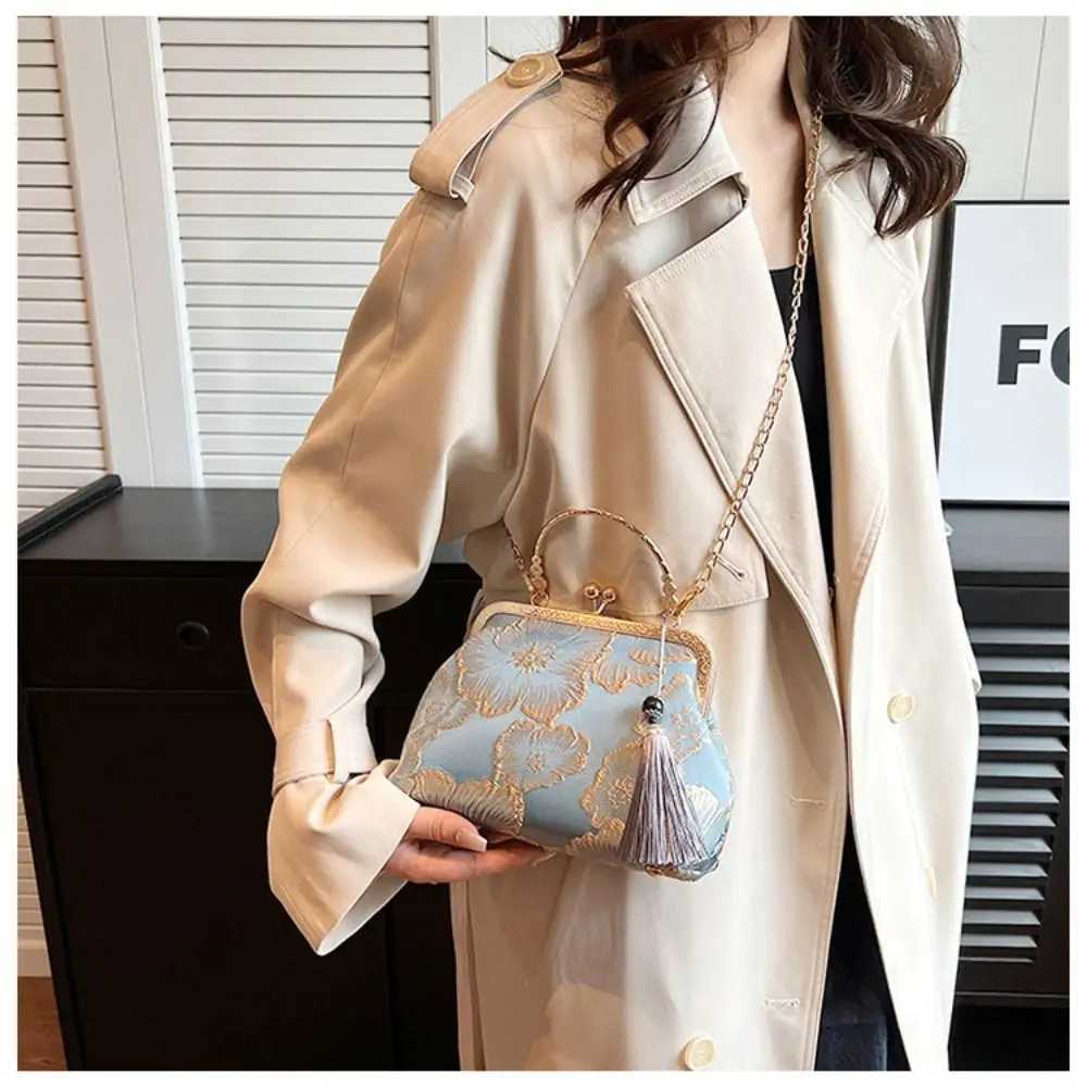 White Chinese Style Handbag High Quality Silk Fabric Chinese Style Tassel Shoulder Bag Elegant Womens Bag Z250617