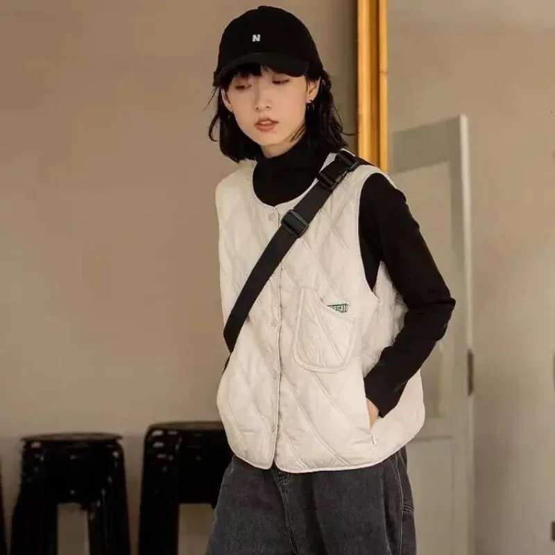 Diamond Solid Color Light Quilted Womens Vests Casual Youthful New Outerwear Autumn Lady Giletes Warm Elegant Cheap Working