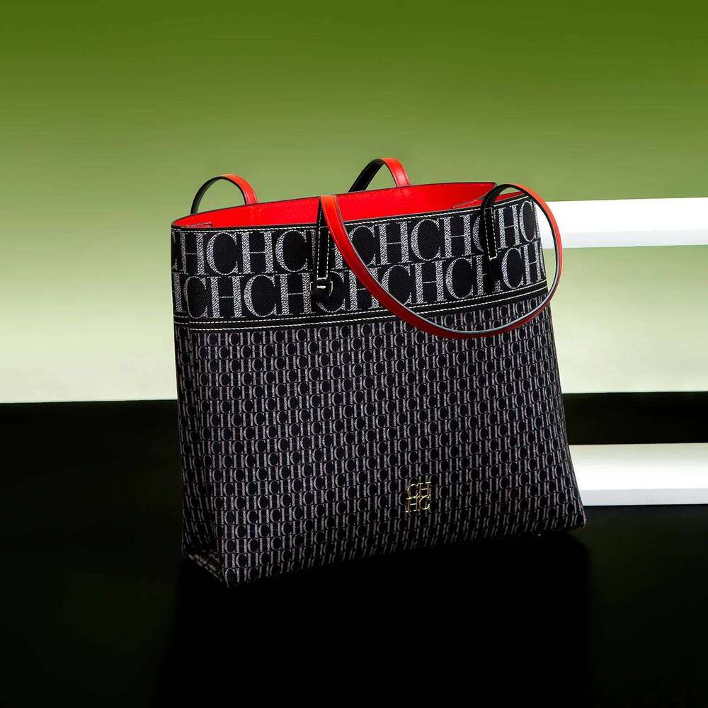 Designer Luxury 2025 Classic Retro Fashion Women's New Handheld Shoulder Bag With Large Capacity Letter Design For Women
