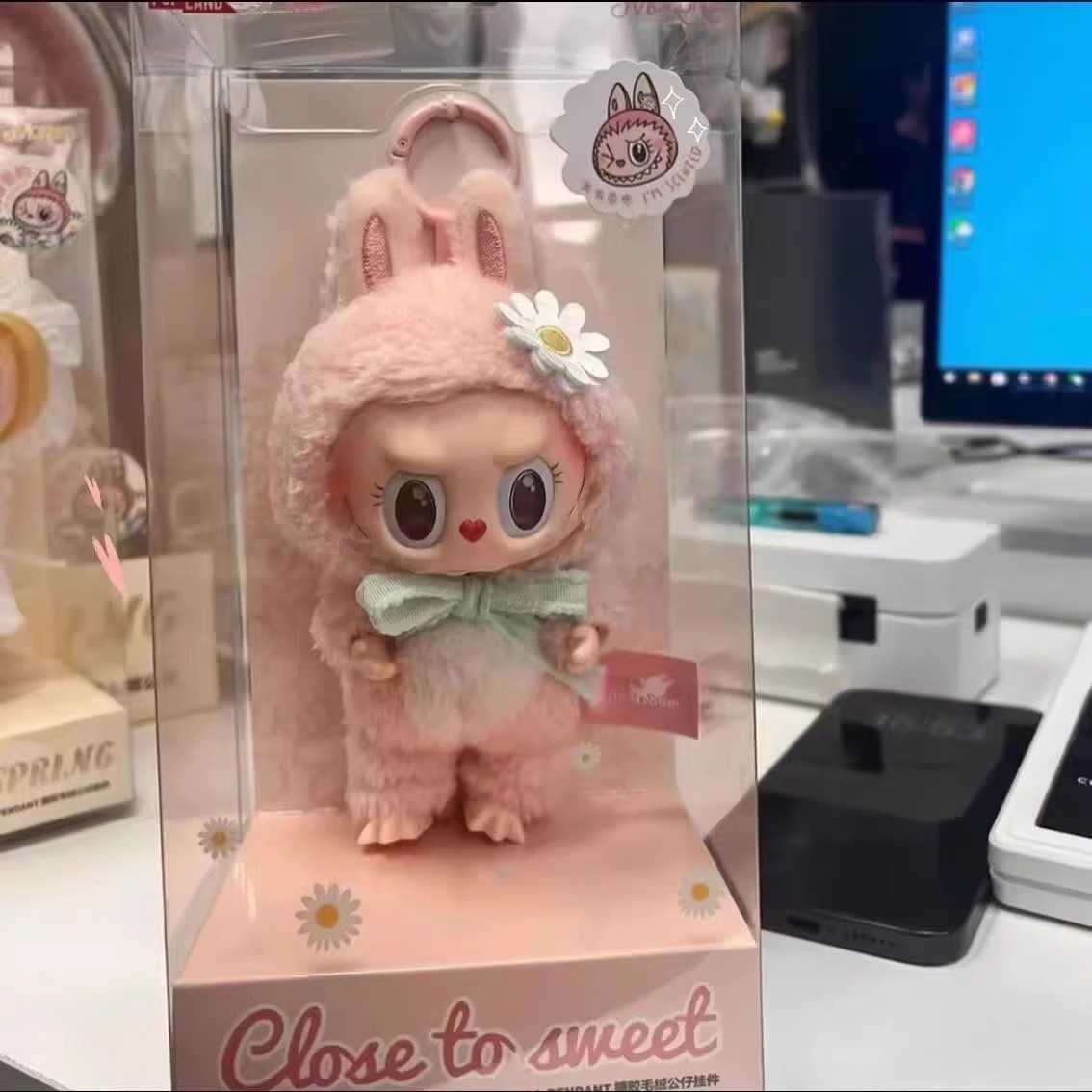 New The Monsters Labubu V3 LetS Checkmate Series Pendent Vinyl Face Doll Figure Queen Keychain Pendant Labubu Surprise GiftT250305
