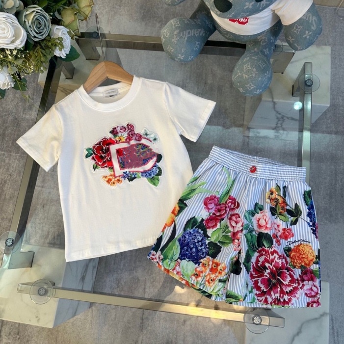 Designer letter print children's brand clothing, summer boys' clothing set, cotton children's short-sleeved T-shirt + shorts 2-piece children's set size 90cm-150cm A2