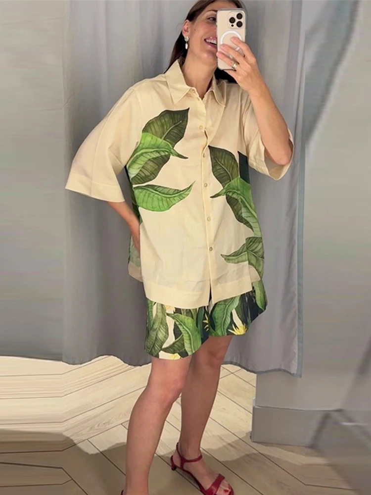 Casual Womens Flower Printed Shirts Short Suits Half Sleeve Turn-Down Collar Lady Sets 2025 Summer Fashion 2 Pieces Set Women 250616