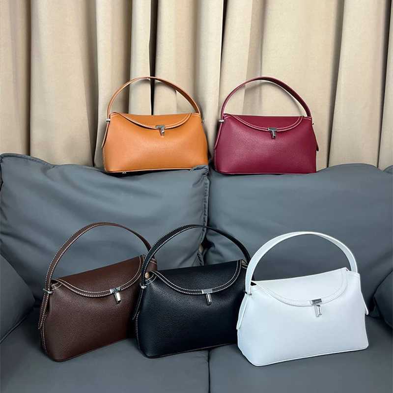 Womens Flap Handbag High Quality Lychee Pattern Shoulder Bag Silver Lock Large Capacity Tote Bag New Fashion Womens Bag Z250617
