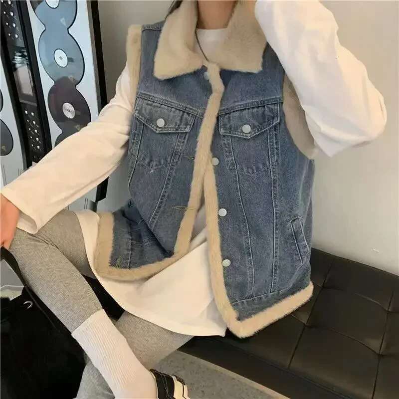 Loose Womens Vests Half Short Solid Color Autumn Korean Style Casual Lady Giletes Lightweight Padded Elegant Sleeveless Classic