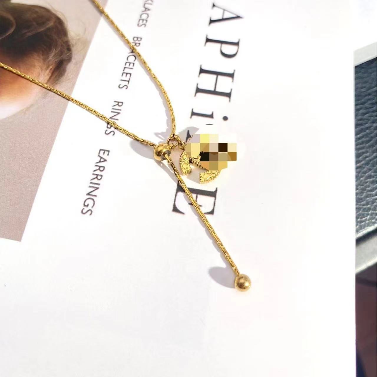 Non-Fading Titanium Steel Vintage Floral Leather Small Waist Clover Tassel Necklace Versatile High-End Clavicle Chain