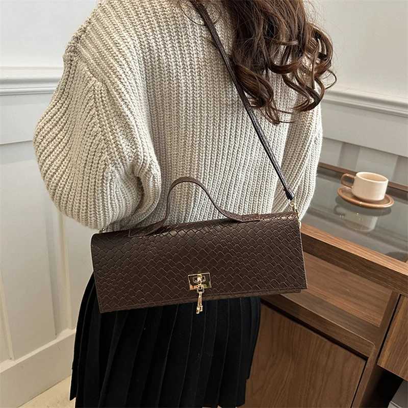 Artificial Leather Woven Flip Womens Clutch Elegant Evening Bag Burgundy Wallet Womens Dress Party Wedding Item Z250617