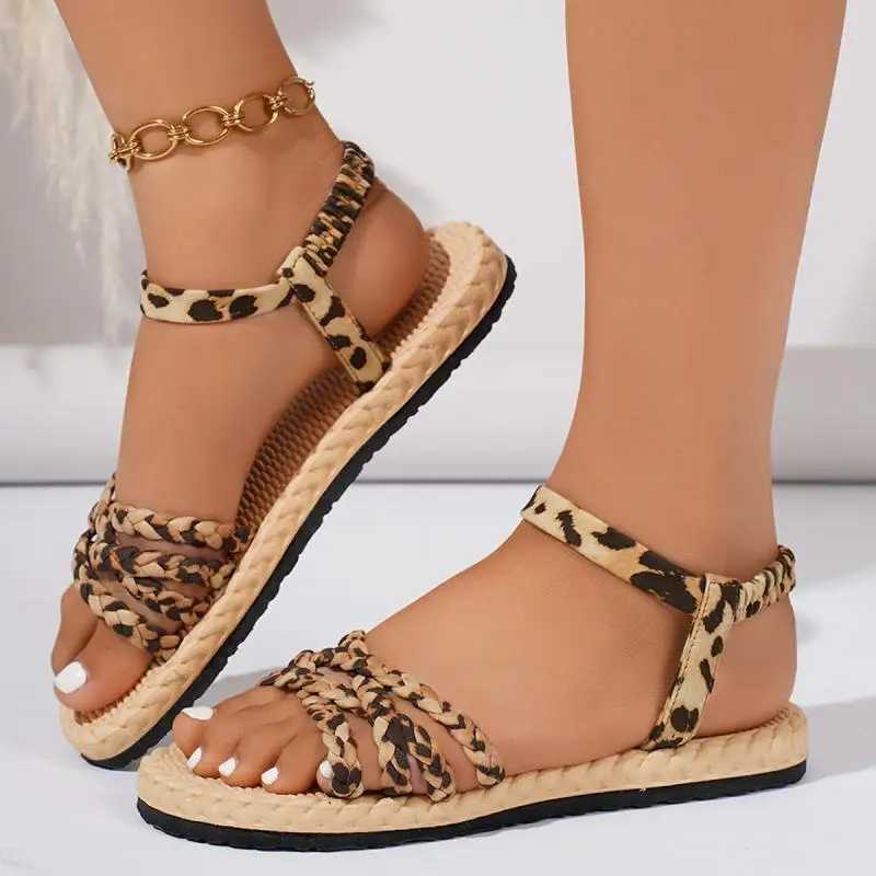 Casual Leopard Cross Straps Sandals Women 2025 Summer Bohemia Hemp Insole Sandals Light Weight Comfortable Beach Shoes Plus Size Z250617