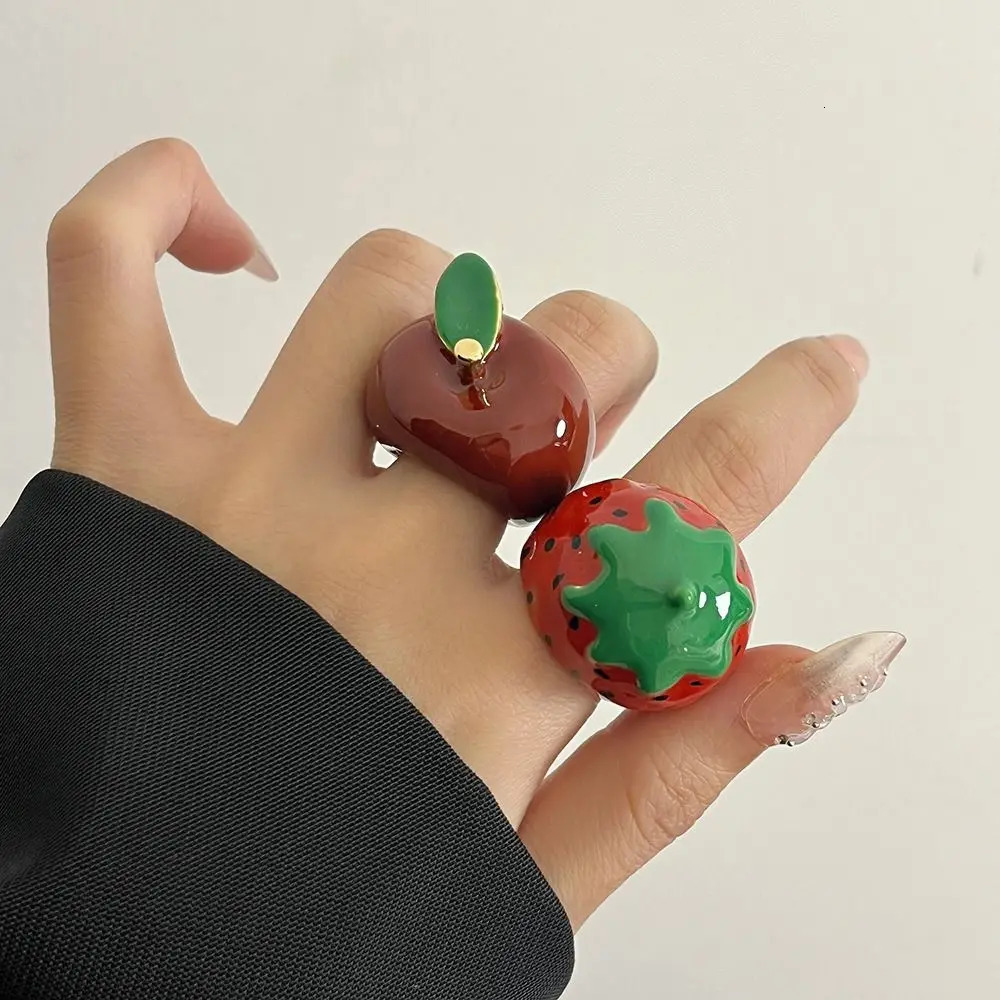 Personality Strawberry Drip Oil Ring Geometric Dripping Oil Painting Ring Alloy Korean Style Fruit Enamel Ring Gift 250616