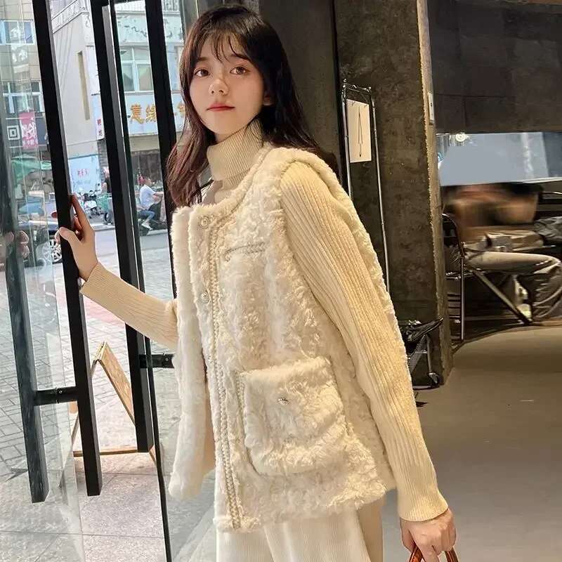 Clothes Fashion 2025 Womens Vests Solid Color Working Lightweight Warm Coats on Sale Lady Padded Cotton Giletes Casual Autumn