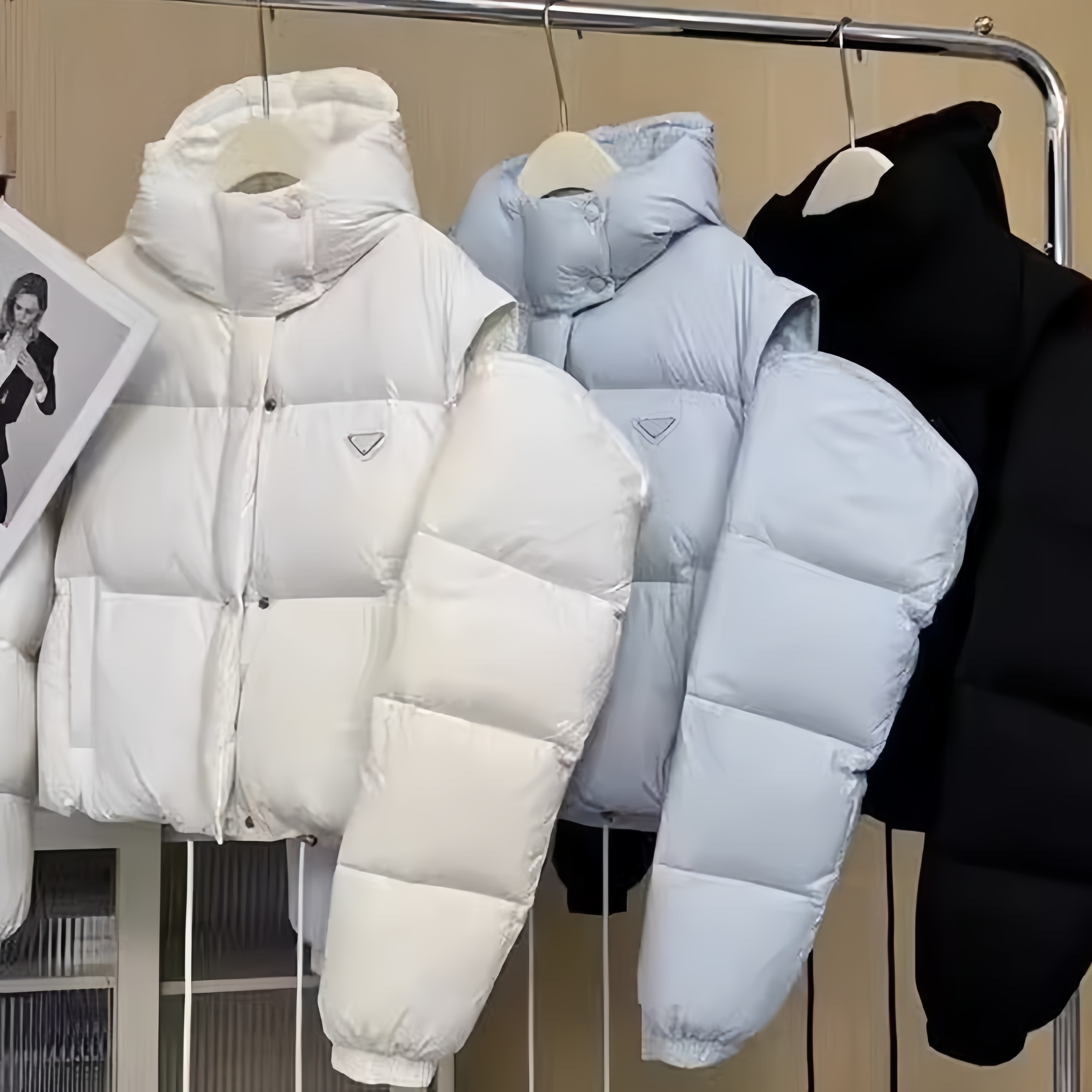 Designer Jacket Women Fashion Removable Sleeve Hooded Down Jacket 2025 New Hot Designer Coat Women Black White Sky Blue Jacket Tops