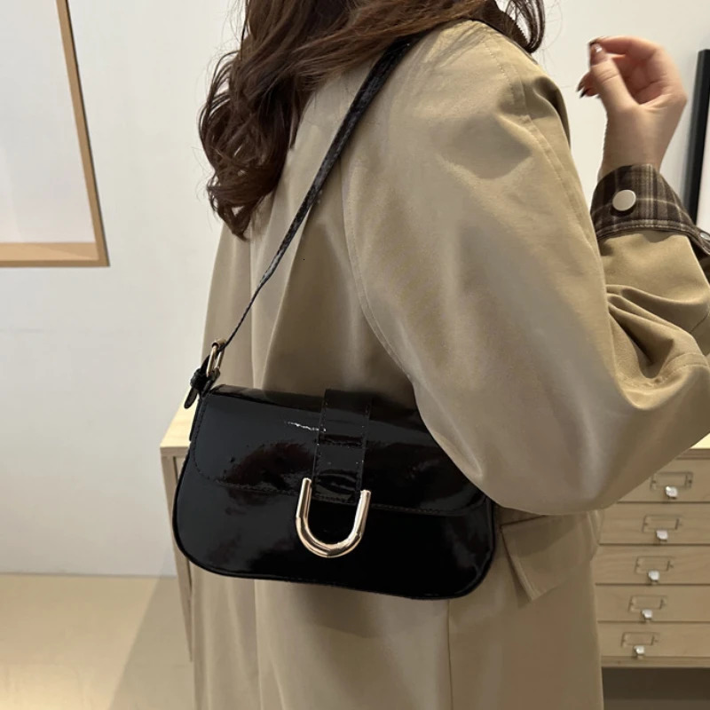 Retro Cherry Red Patent Shoulder Bags for Women Crossbody Bag Solid Color Underarm Bags Red Crossbody Lady Handbag 250614