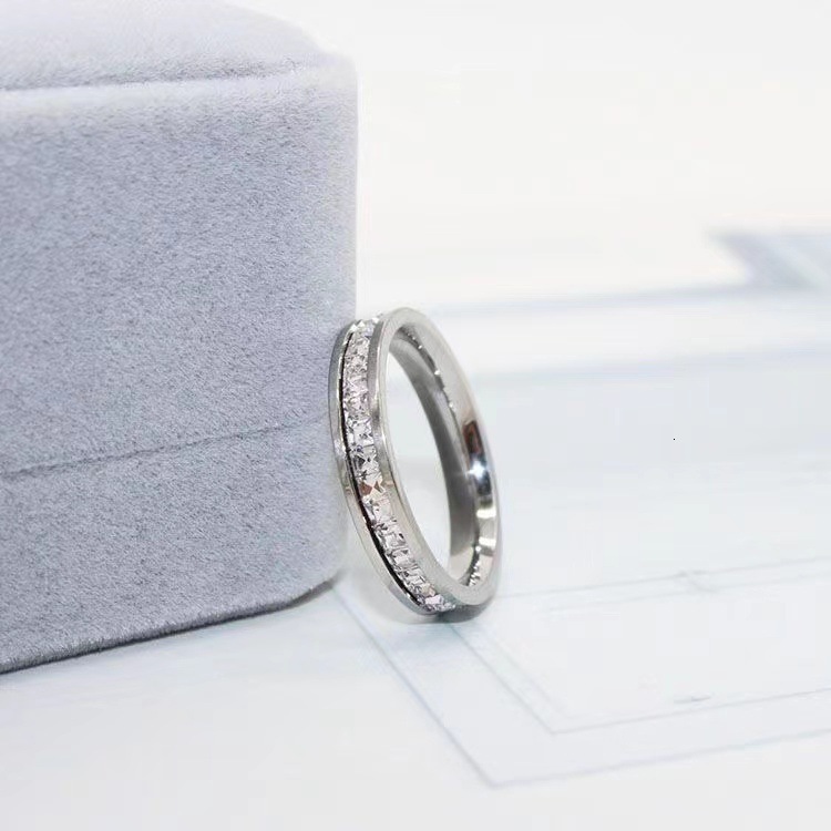 Fashion Light Luxury Style Simple Elegant Row Diamond for Women High-end Versatile Titanium Steel Non-fading Ring