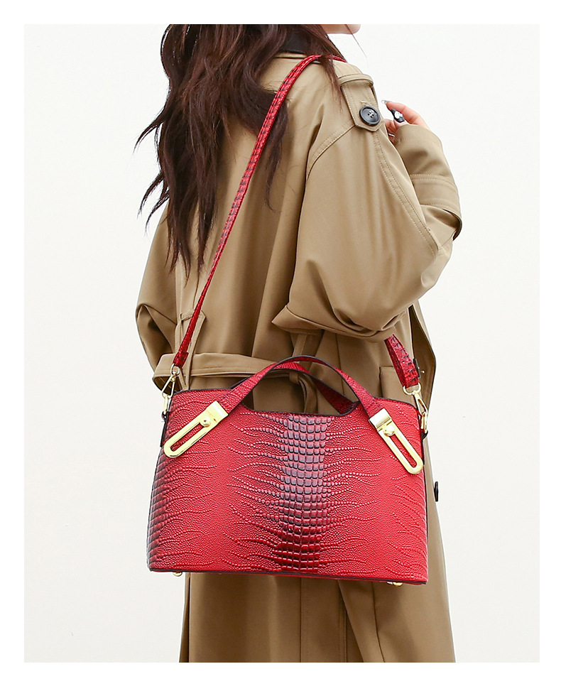Free Shipping 2025 New Designer Bag Retro Solid Color Embossed Women's Shoulder Handbag Elegant And Fashionable High-quality Shopping Bag