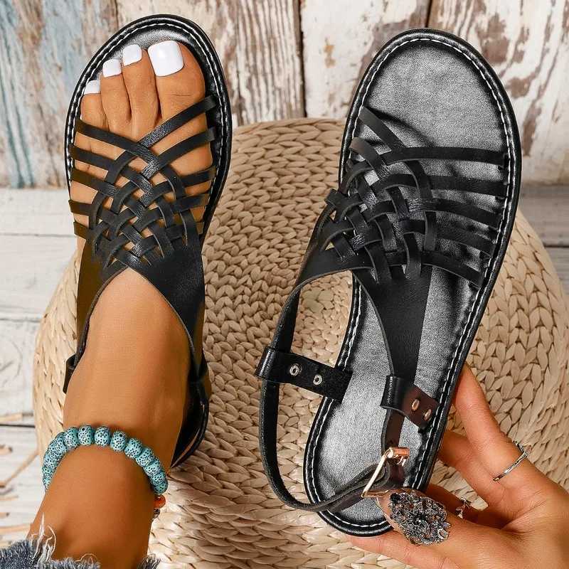 Trendy Cross Sandals 2025 Summer New Casual Solid Color Flat Bottom Anti Slip Beach Sandals Sandals Women Z250617
