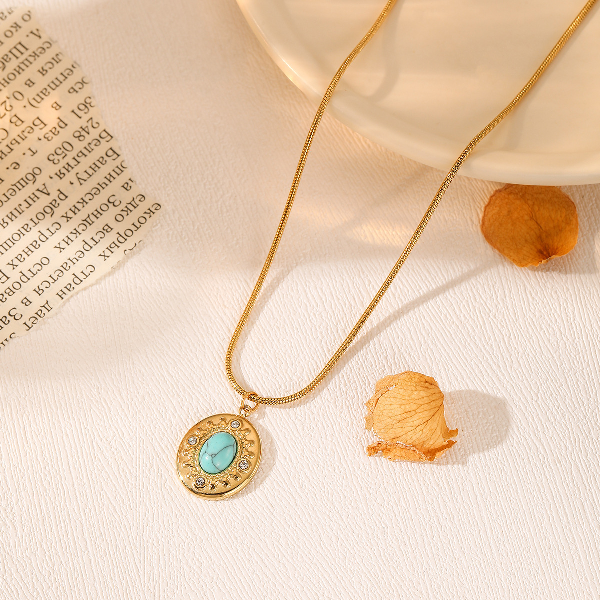 Fashion Light Style Inlaid Turquoise Oval for Women Unique Niche Design Titanium Steel Necklace