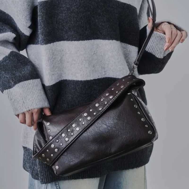 New Motorcycle Armpit Bag With FAshion And Personalized Design Oil Wax Leather Shoulder Bag Handbag Crossbody Bag Z250617