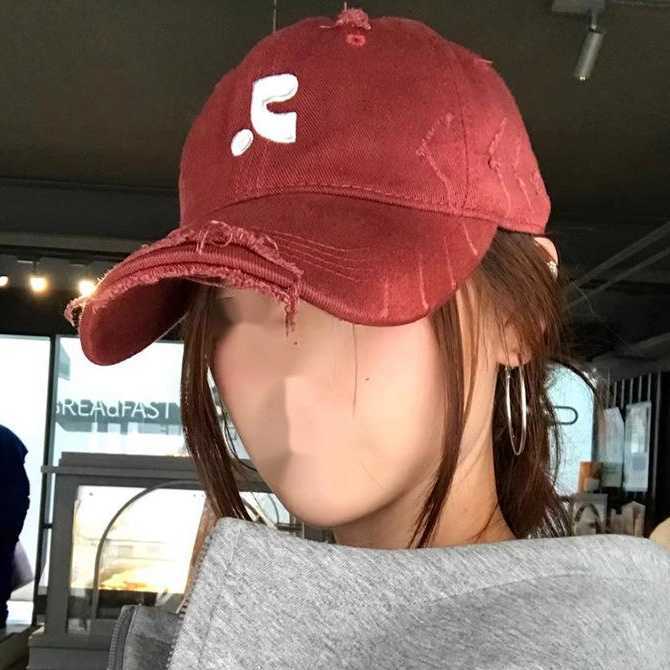 Versatile Trendy INS Style Vintage Distressed Embroidered Baseball Cap Couple Matching Face Slimming Duckbill Cap 250615
