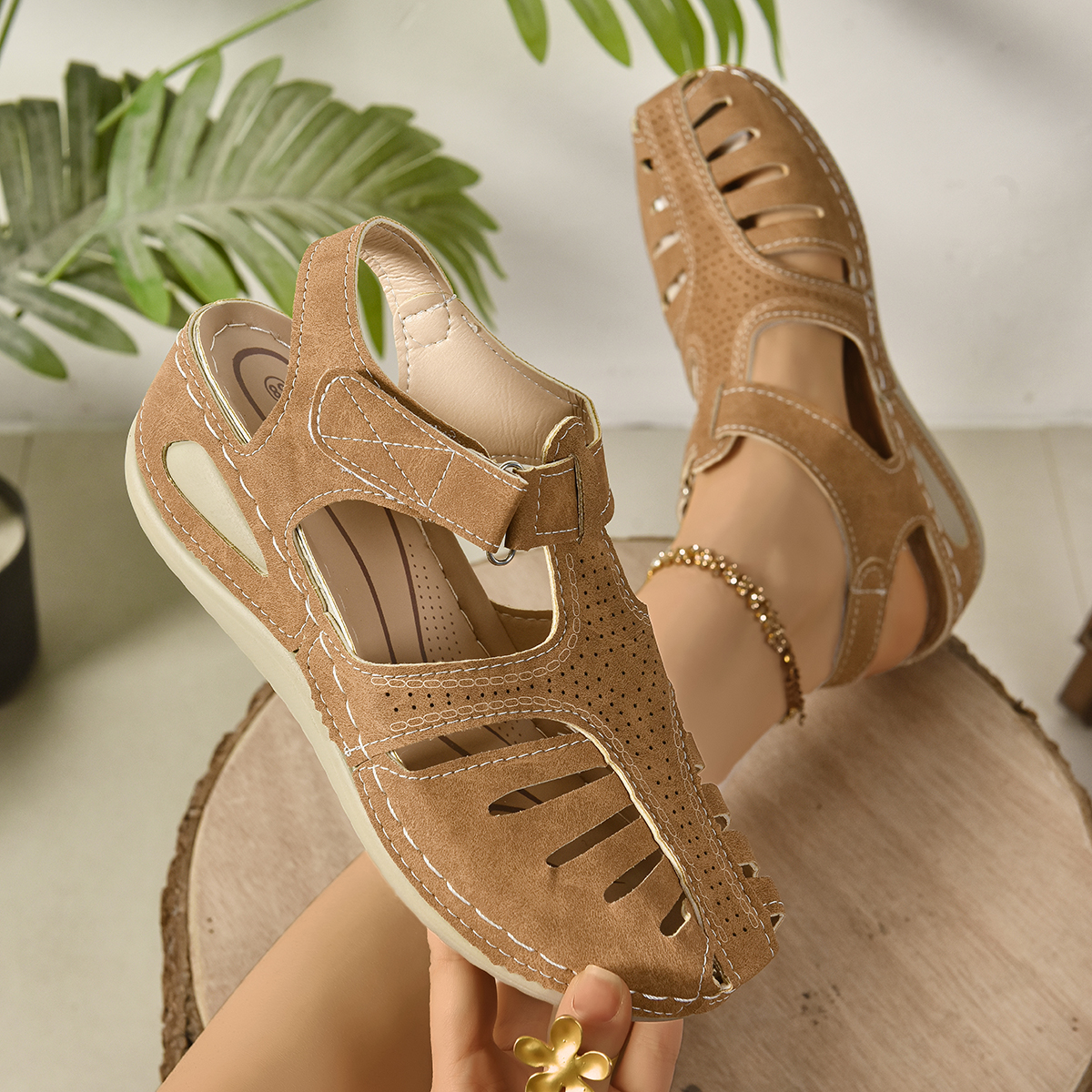 022-Summer casual wear with women's sandals