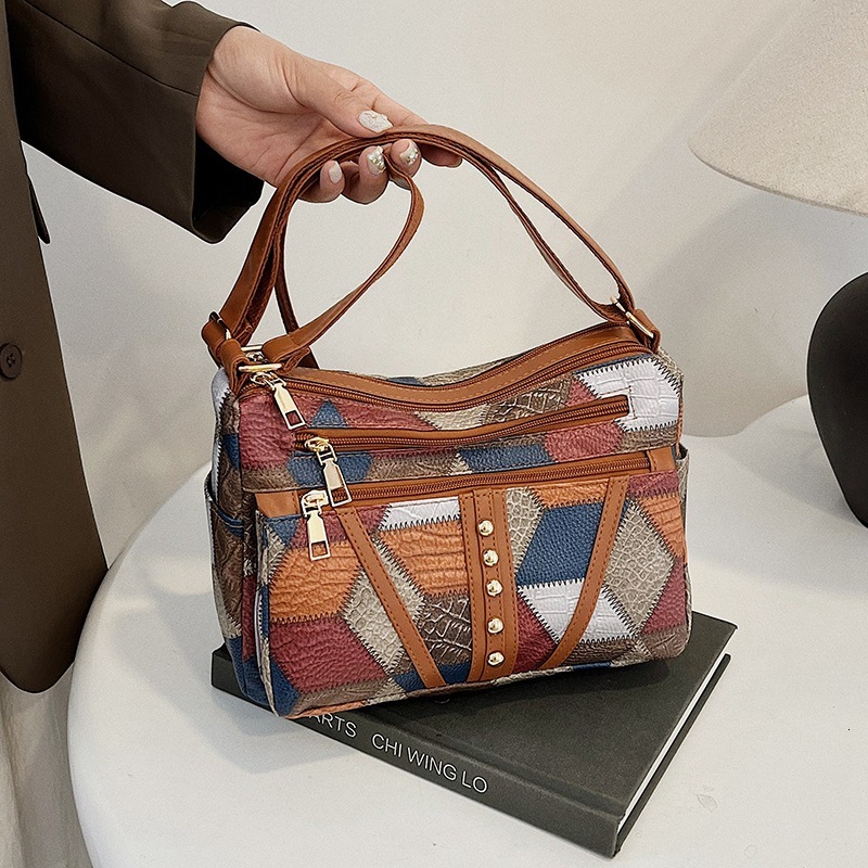 Free Shipping 2025 New Designer Bag Casual High-quality Shopping Bag Color Blocked Fashion Retro Multi Compartment Large Capacity Commuting Shoulder T