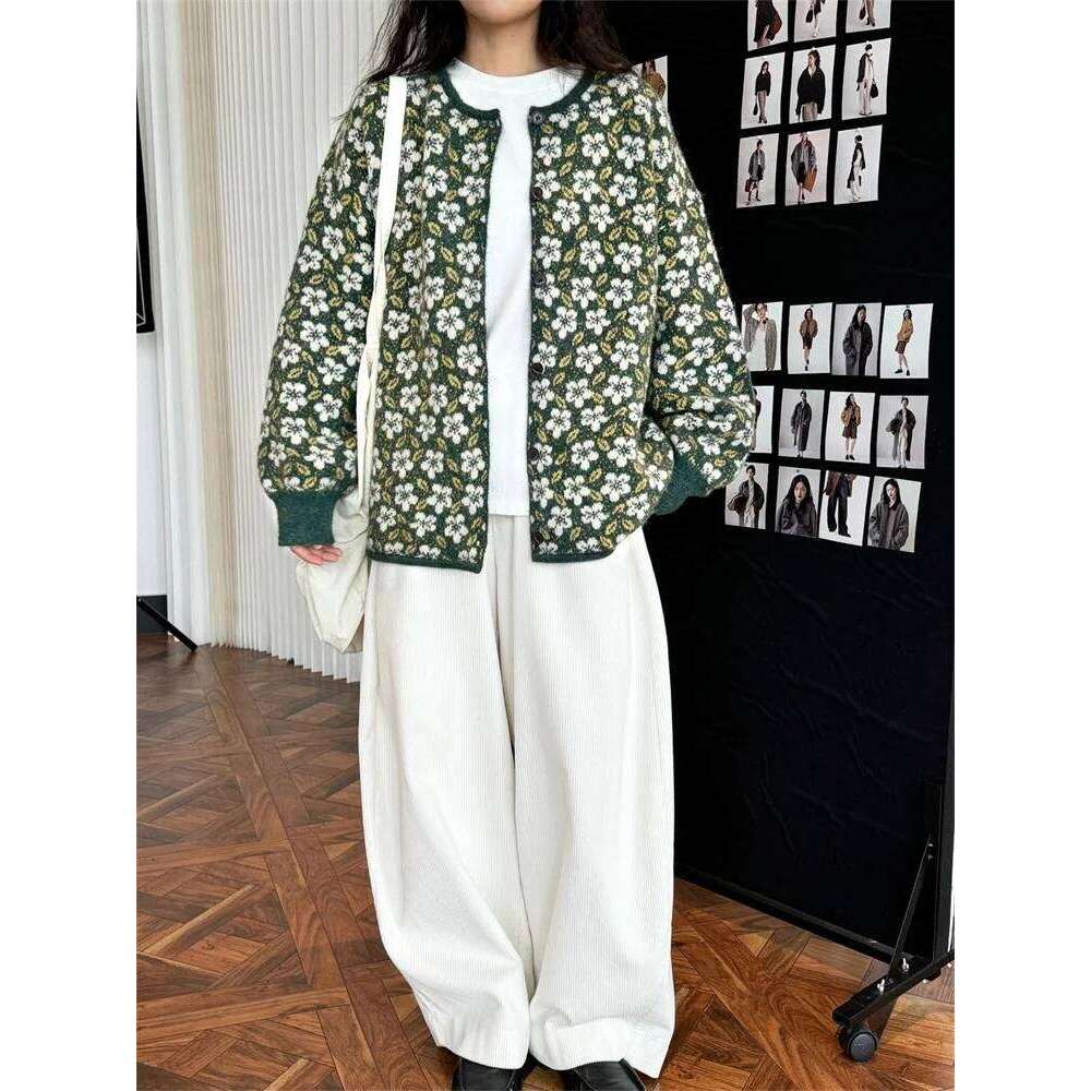 HanOrange 2024 Early Spring Retro Lazy Green Floral Wool Knitted Cardigan Women Delicate Skin Friendly Sweater Top