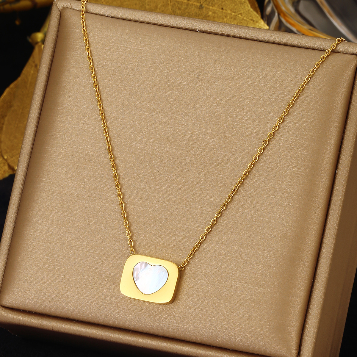 Fashion Light Style Simple Versatile Elegant Square White Mother-of-Pearl Heart Necklace for Women Titanium Steel Non-Fading Jewelry