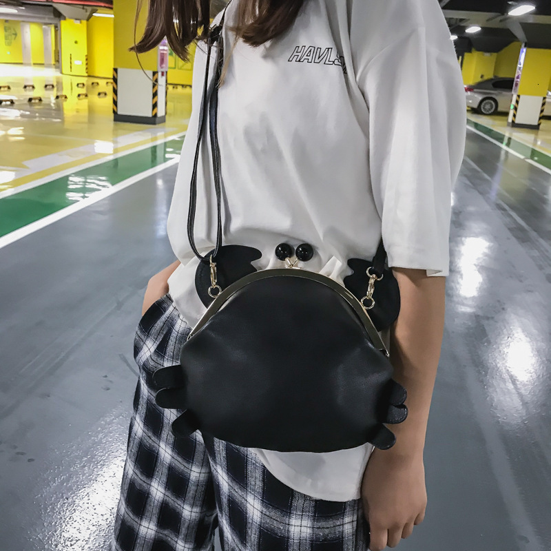 Free Shipping 2025 New Designer Bag Casual Cute Crab Shaped Fun Animal Handbag Fashionable High-quality Shopping Bag