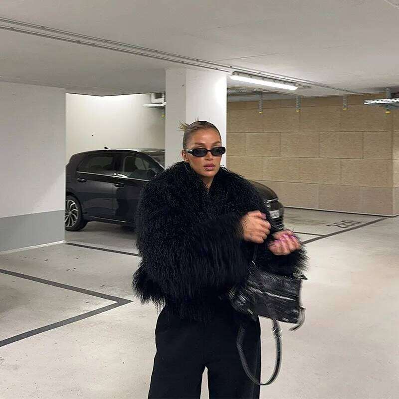 Fashion Solid Faux Fur Lapel Crop Thick Jacket Elegant Long Sleeve Fluffy Cardigan Coats Winter New Warm Street Female Outwear