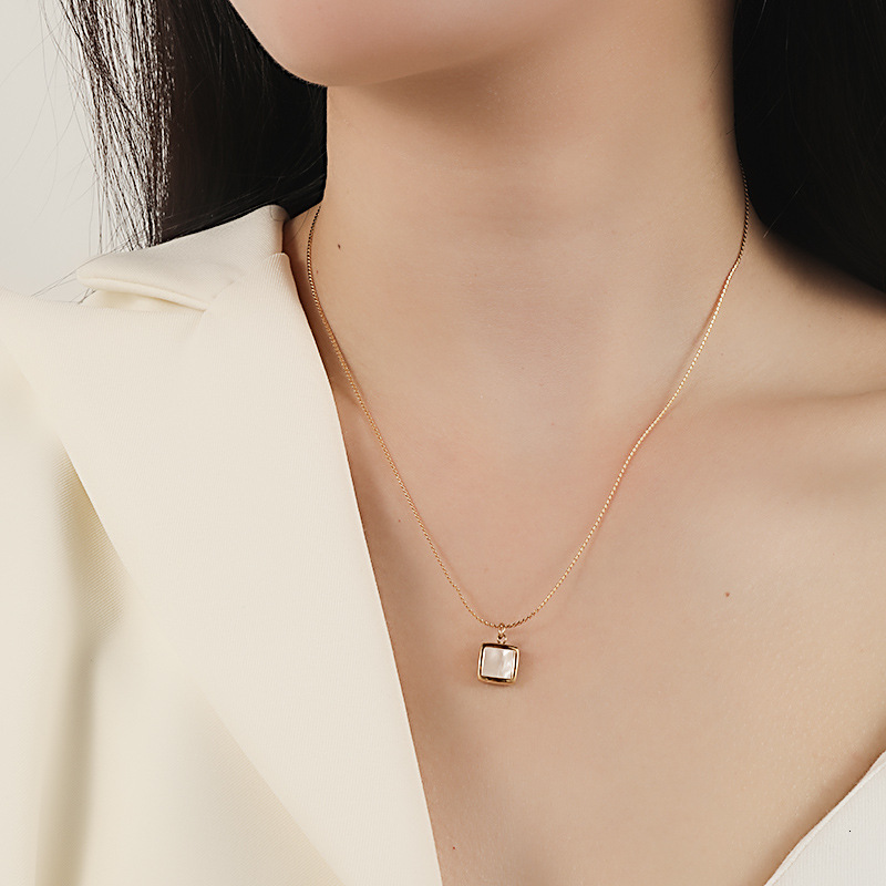 Fashion Light Style Simple Elegant Square Mother-of-Pearl Necklace for Women Versatile High-End Titanium Steel Non-Fading Jewelry