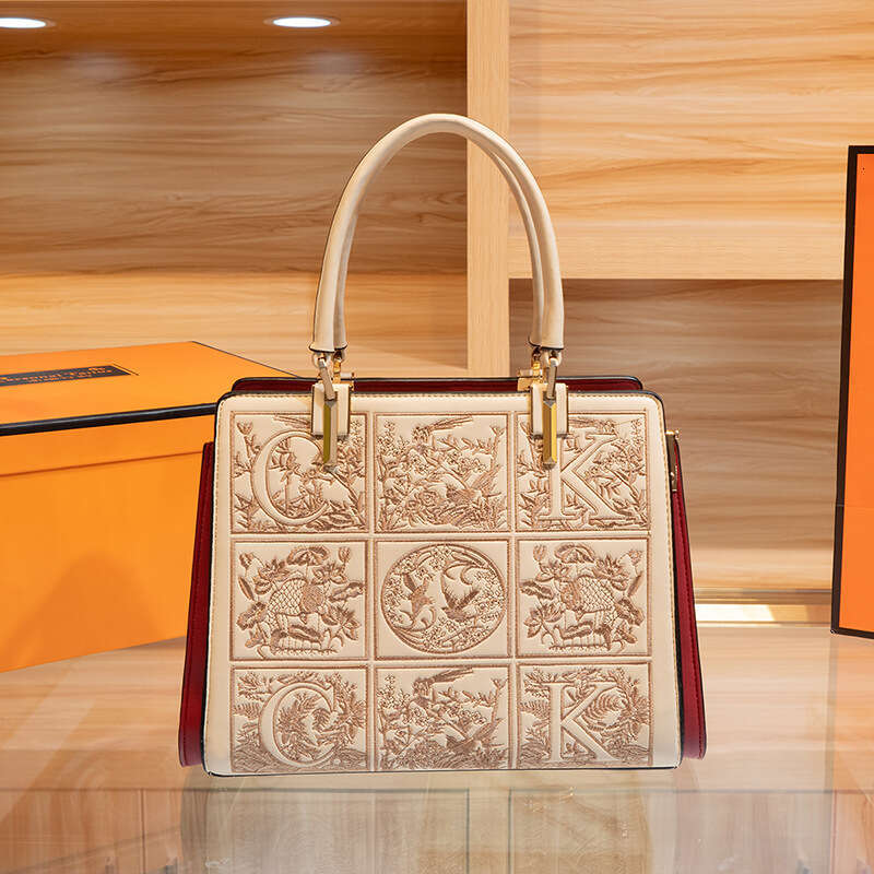 Free shipping designer bag Luxury Light High End Handbag New Trend Chinese Style Handmade Embroidered Wedding Elegant Shoulder Bag for Women Handbags 