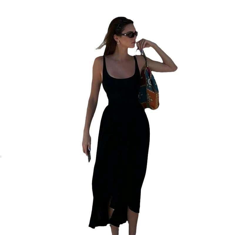 Women Designer Clothing Skirt Designer Dresses Buttock 746 New 2025 Summer Kenllda High Waist Little Black Square Neck Knitted Vest Slim Fit Dress