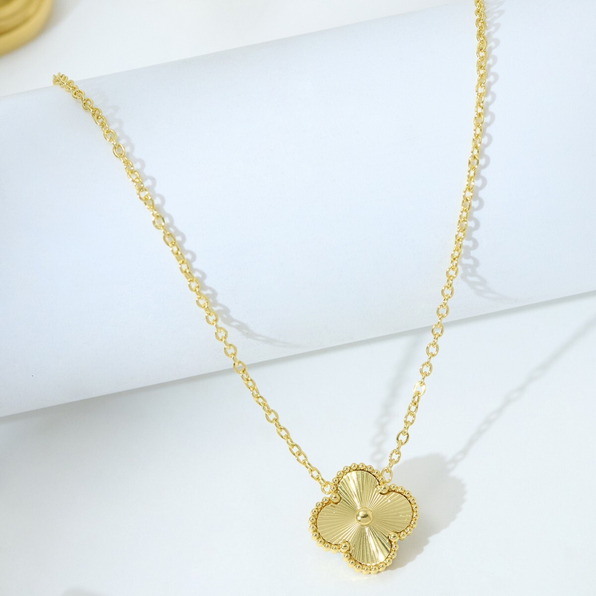 Fashion Light Style Versatile Laser Polished Necklace for Women High-end Sense Personality Jewelry
