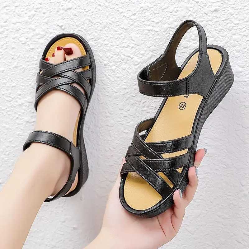 Mother Sandals Summer Soft Sole Middle-aged and Elderly Non-slip Work Shoes 4cm Wedges Flat Grandma Shoes To Wear Outside Z250617