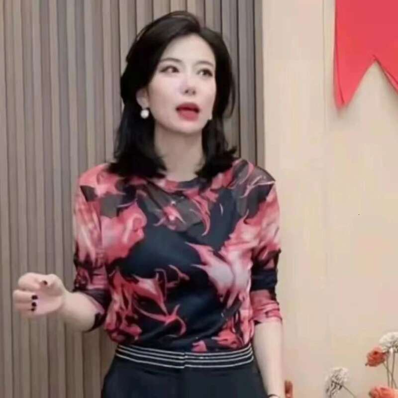 Top for Women Woman T-shirt Slim Tshirt Purple Clothing 2025 Mesh Tee Skinny Xxl 90s Vintage Pulovers One Piece Fine Elegant Old